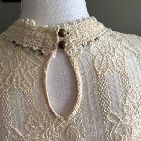 ALTAR'D STATE ILLUSION NECKLINE LACE TOP IN EGRET S - Picture 6 of 16